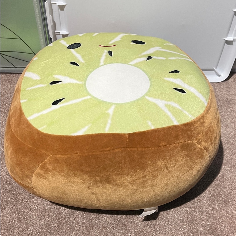 Cute squishmallow Kiwi Plush - Picture 5 of 5